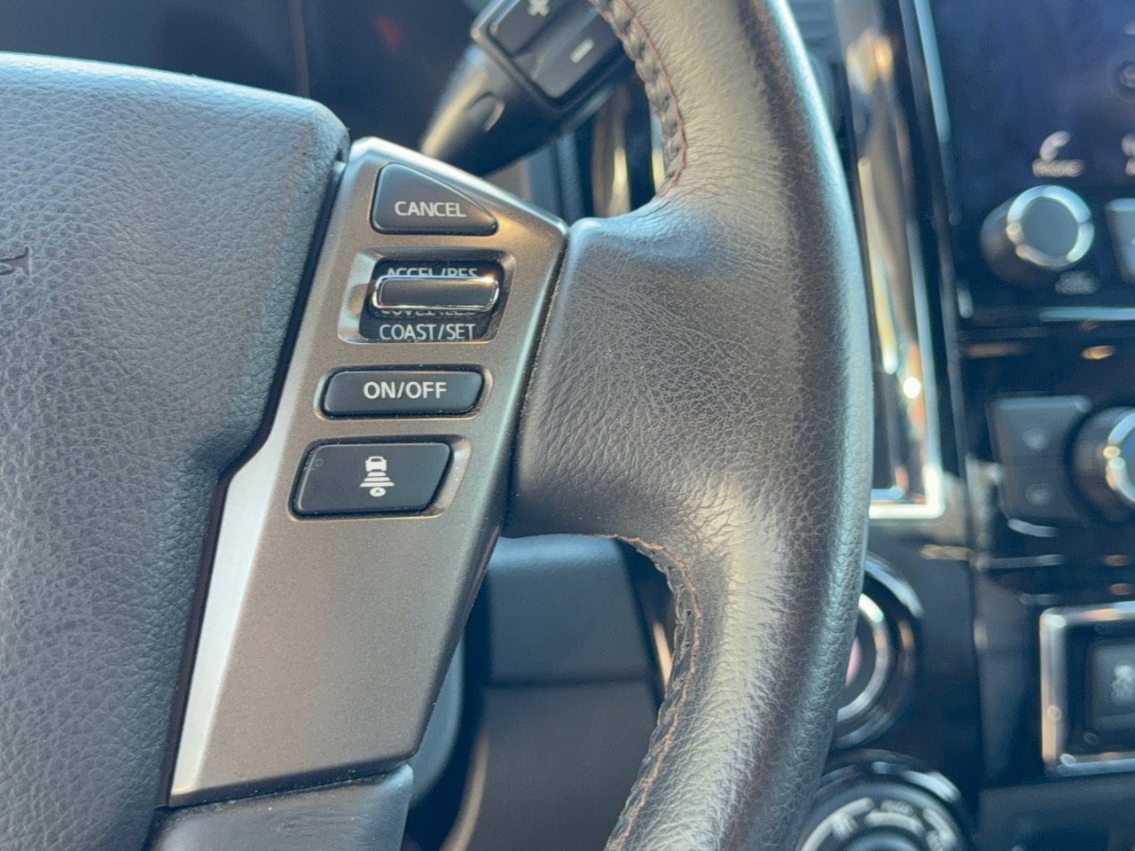Used 2023 Nissan Titan Platinum Reserve w/ Moonroof Package AWD/4WD image 19