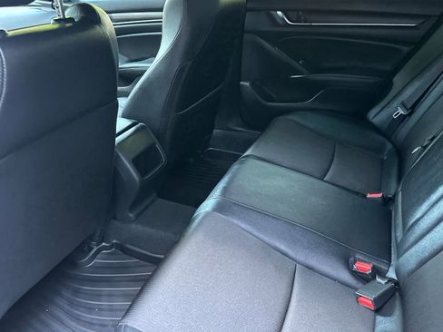 Used 2019 Honda Accord Sport image 7