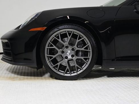 Used 2025 Porsche 911 Carrera w/ Sport Chrono Package image 28