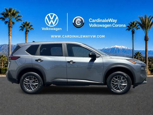 Used 2023 Nissan Rogue S FWD image 2
