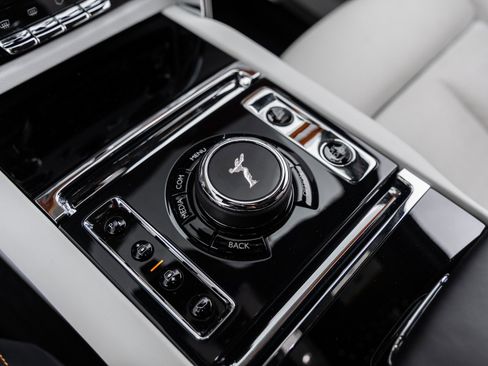 Used 2024 Rolls-Royce Cullinan image 39