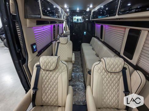 Used 2019 Mercedes-Benz Sprinter 170 Cargo image 7