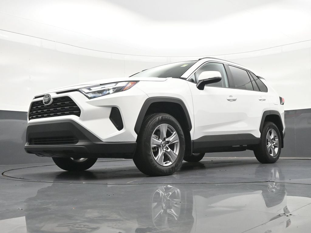 Used 2025 Toyota RAV4 XLE w/ Convenience Package FWD image 23