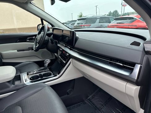 Used 2024 Kia Carnival SX Prestige FWD image 45