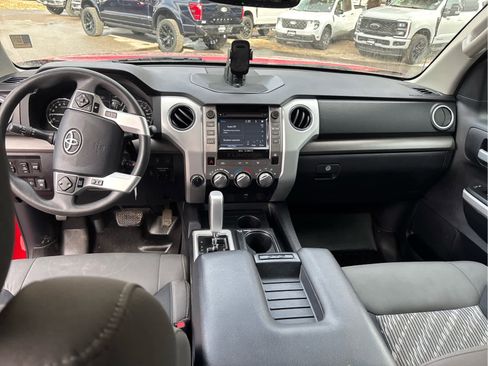 Used 2018 Toyota Tundra SR5 image 21