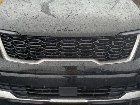 Certified 2024 Kia Sorento S image 10