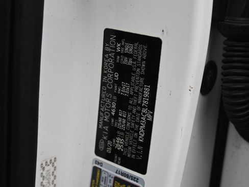 Used 2020 Kia Sportage LX image 17