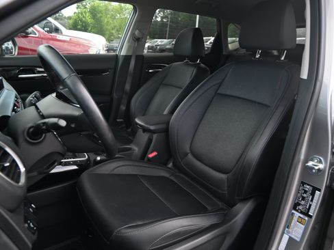 Used 2025 Kia Seltos EX FWD image 22