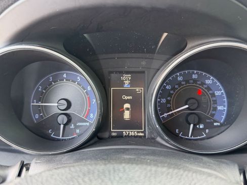Used 2018 Toyota Corolla iM w/ Carpet Mat Package (TMS) FWD image 17