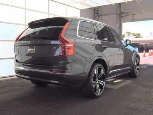 Used 2024 Volvo XC90 B6 Ultimate AWD/4WD image 2
