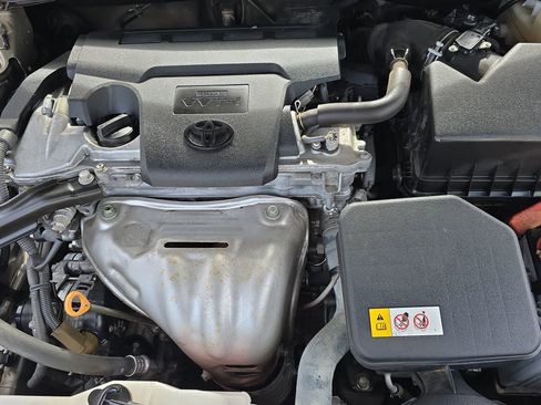 Used 2017 Toyota Camry XLE w/ Moonroof Package image 31