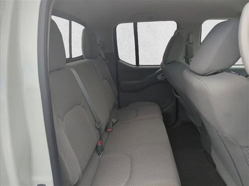 Used 2021 Nissan Frontier SV w/ Midnight Edition Floor Mats image 21