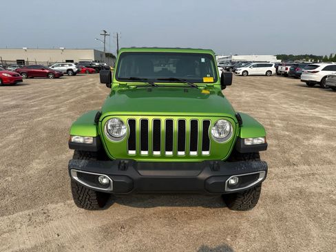 Used 2018 Jeep Wrangler Unlimited Sahara AWD/4WD image 10