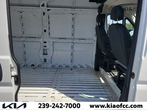 Used 2025 RAM ProMaster 2500 w/ Convenience Group FWD image 7