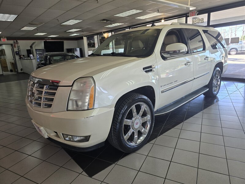 Used 2008 Cadillac Escalade ESV AWD image 1