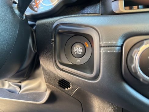 Certified 2024 Jeep Wrangler Unlimited Rubicon w/ Technology Group image 20