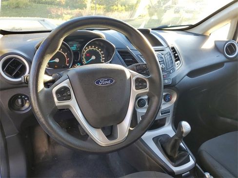 Used 2017 Ford Fiesta SE image 13