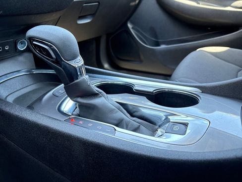 Used 2025 Chevrolet Malibu LT FWD image 19