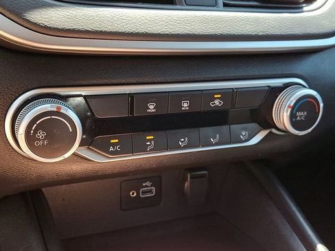 Used 2024 Nissan Altima 2.5 S FWD image 15