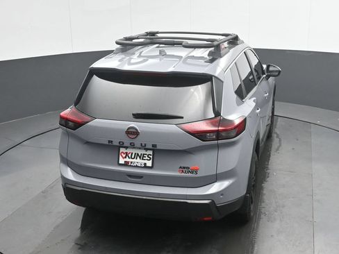 Used 2025 Nissan Rogue SV AWD/4WD image 30