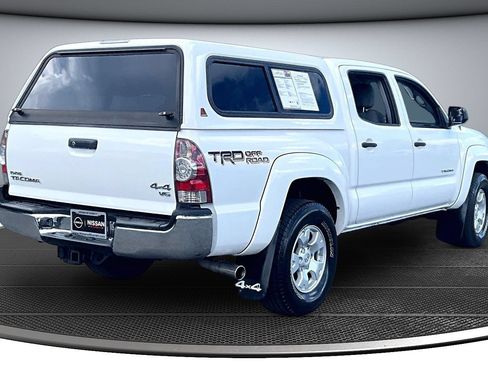 Used 2015 Toyota Tacoma 4x4 Double Cab w/ TRD Off-Road Package image 6