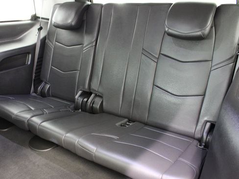 Used 2018 Cadillac Escalade Premium Luxury RWD image 42