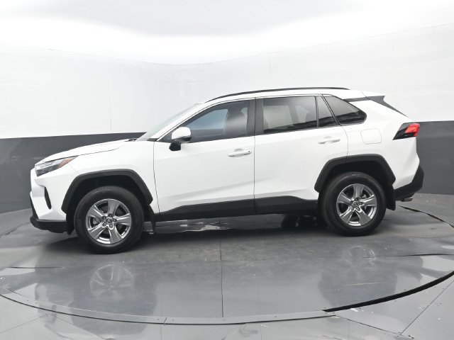 Used 2024 Toyota RAV4 XLE FWD image 21