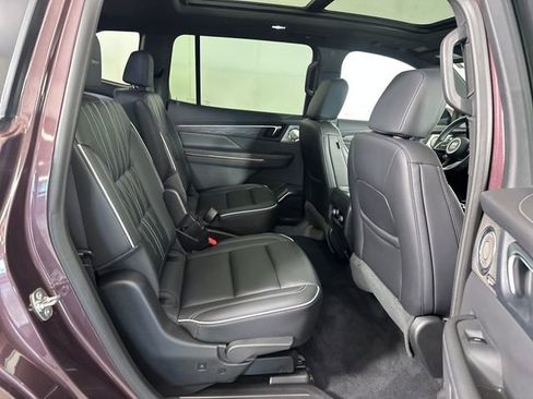 Used 2025 Buick Enclave Avenir w/ Trailering Package, 5000 lbs. image 28