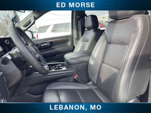 Used 2025 Chevrolet Suburban Z71 AWD/4WD image 18
