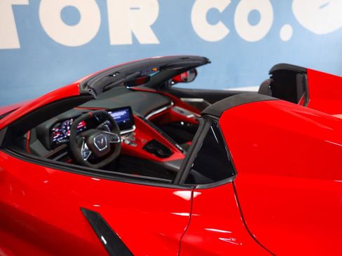 Used 2021 Chevrolet Corvette Stingray Premium Conv w/ Z51 Performance Package RWD image 16