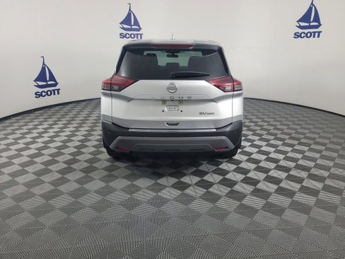 Used 2023 Nissan Rogue SV image 5