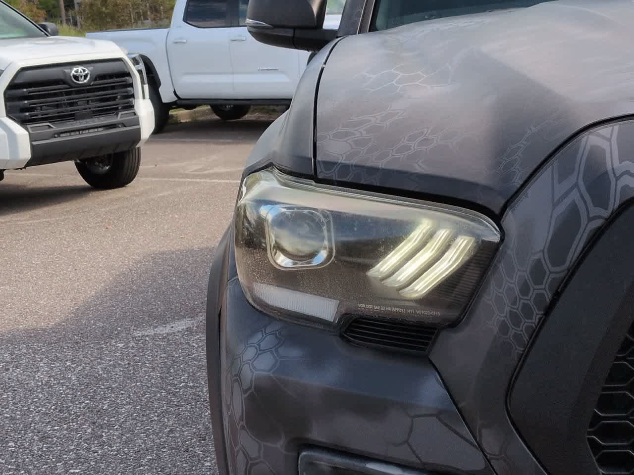 Used 2017 Toyota Tacoma TRD Sport w/ Tow Package (A/T) AWD/4WD image 10