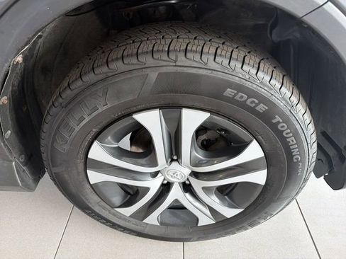 Used 2018 Toyota RAV4 LE w/ Carpet Mat Package image 14