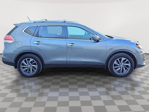 Used 2016 Nissan Rogue SL w/ SL Premium Package image 4