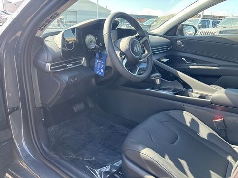 New 2026 Hyundai Elantra Limited FWD image 18
