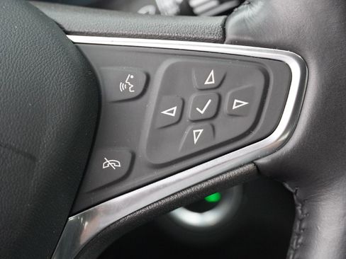 Used 2021 Chevrolet Equinox Premier image 17