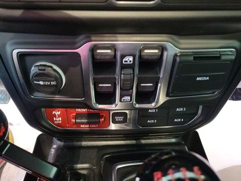 Used 2020 Jeep Wrangler Unlimited Rubicon w/ Steel Bumper Group AWD/4WD image 38