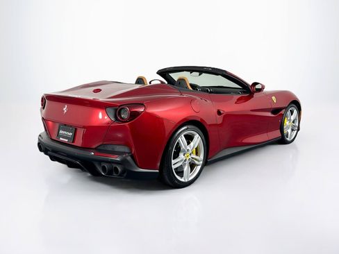 Used 2019 Ferrari Portofino RWD image 6
