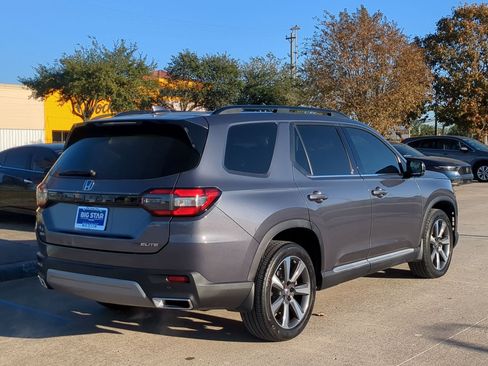 Certified 2024 Honda Pilot Elite image 3