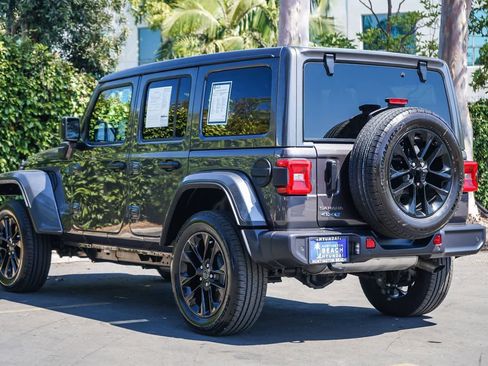 Used 2025 Jeep Wrangler Unlimited Sahara w/ Safety Group AWD/4WD image 4