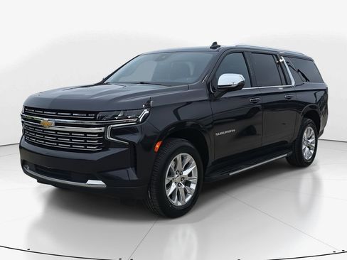 Used 2023 Chevrolet Suburban Premier image 9