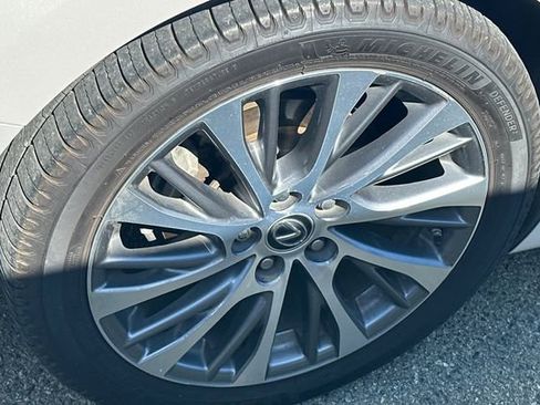 Used 2021 Lexus ES 300h w/ Premium Package FWD image 4