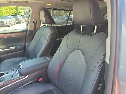 Used 2021 Toyota Highlander Platinum AWD/4WD image 20