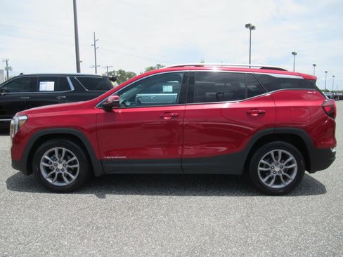 Used 2022 GMC Terrain SLT FWD image 4