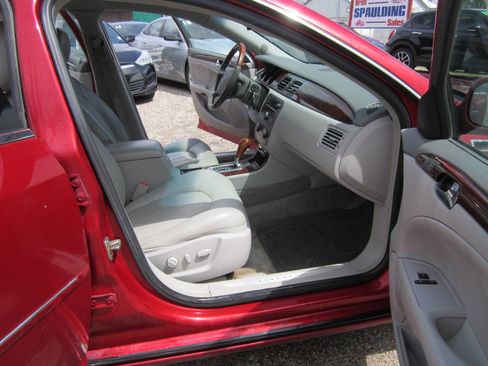 Used 2009 Buick Lucerne CXL w/ Driver Confidence Package image 12