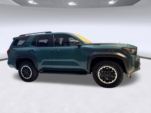 Used 2025 Toyota 4Runner TRD Off-Road Premium AWD/4WD image 8