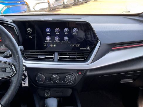 Certified 2025 Chevrolet Trax RS w/ Driver Confidence Package image 7