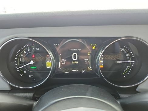 Used 2022 Jeep Wrangler Unlimited Sahara AWD/4WD image 12