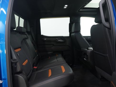 Used 2022 GMC Sierra 1500 AT4 w/ AT4 Premium Package image 12