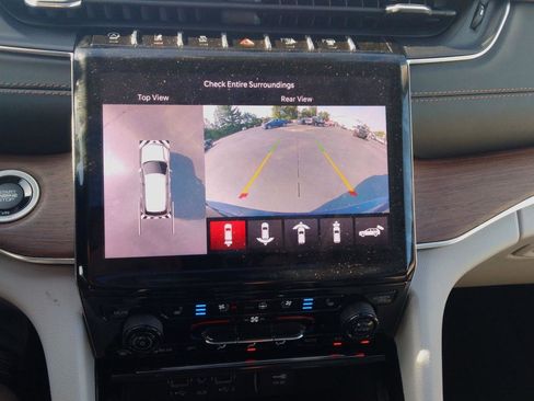 Used 2022 Jeep Grand Cherokee Summit image 33